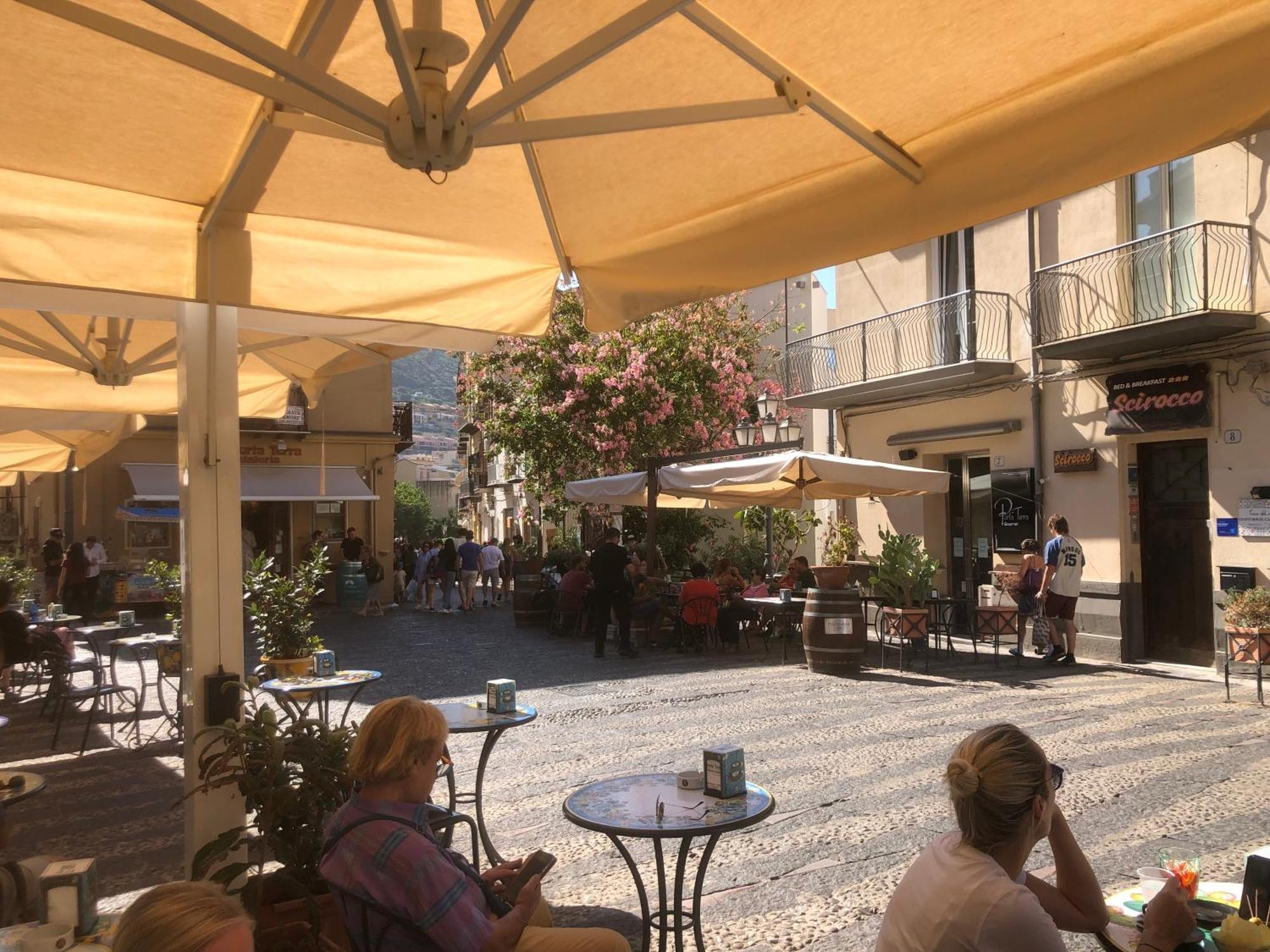Villa Di Giorgi Apartments Center Cefalù Exteriör bild